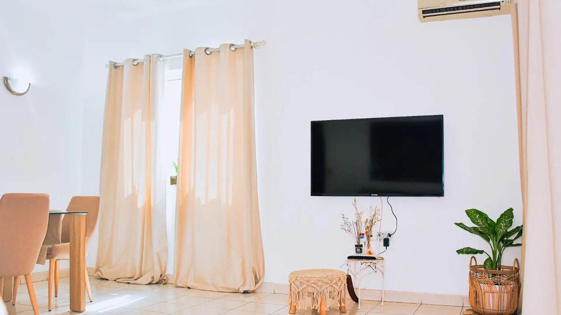 Lejlighed Ocean View, Spacious Suite With Terrace And Wi-Fi Praia